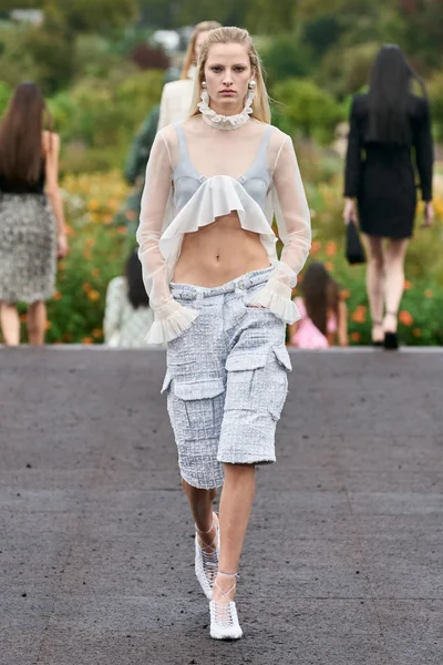 Look 22